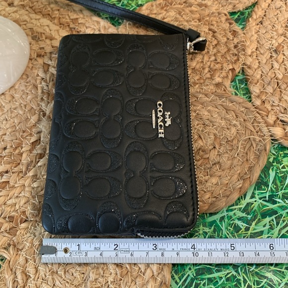 Coach, Horse and carriage Glitter Wristlet, NWT - Picture 15 of 15